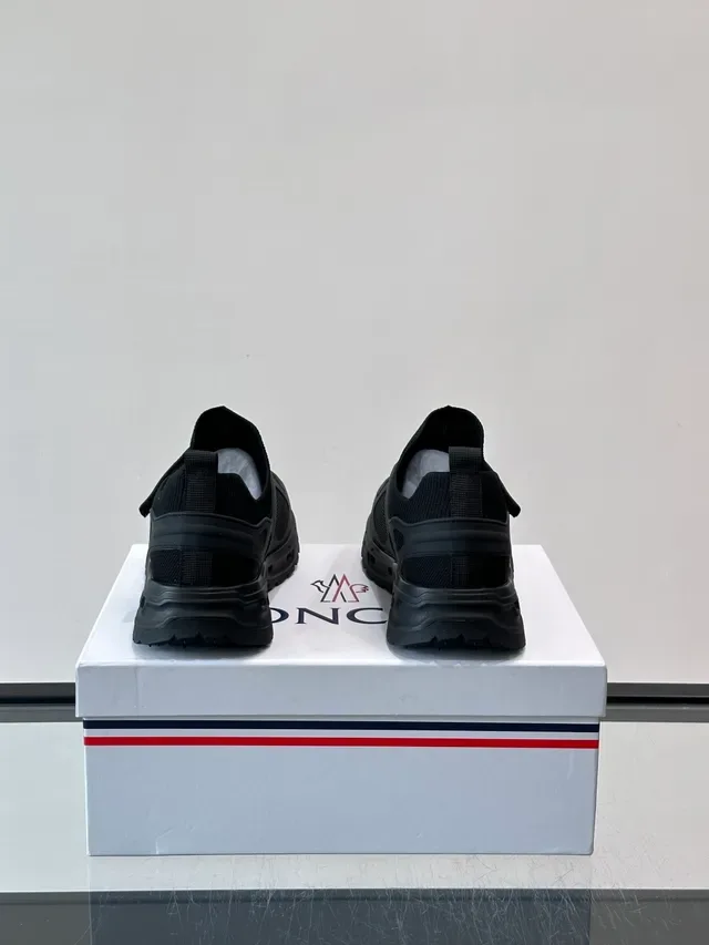 Moncler काला स्लिप-ऑन निट लाइफस्टाइल स्नीकर 3