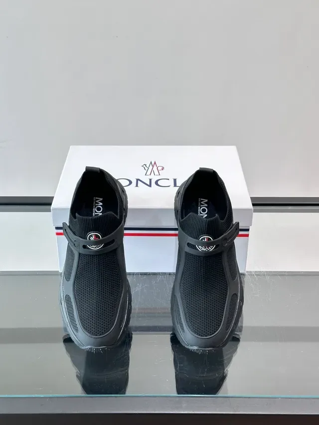 Moncler काला स्लिप-ऑन निट लाइफस्टाइल स्नीकर 4