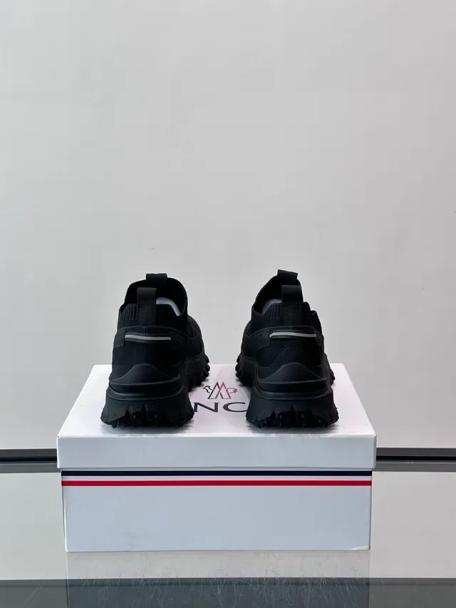 Moncler কালো সাদা Slip-On Knit Upper Rugged Lugged Outsole স্নিকার্স 3