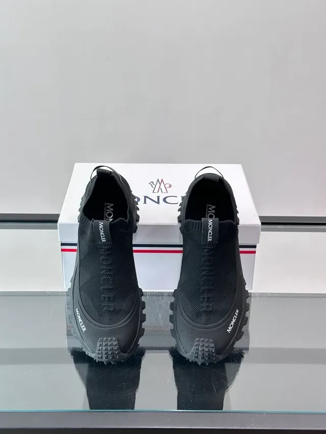 Moncler কালো সাদা Slip-On Knit Upper Rugged Lugged Outsole স্নিকার্স 4