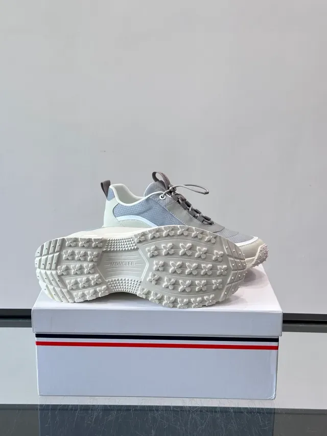 Moncler Cinza Bege Tênis com Upper Textil em Camadas Sola Intermediária Moldada Chunky Midsole 2