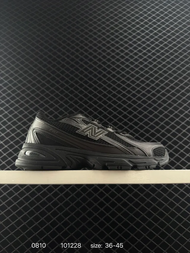 New Balance 140 Silver-Gray Mesh Chunky Sneakers 5