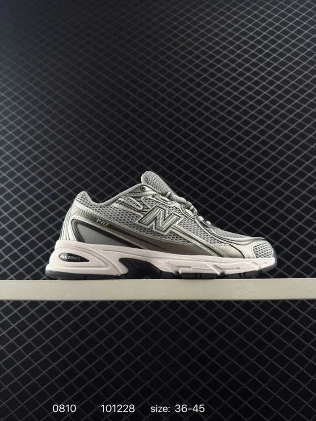 New Balance 140 Silver-Gray Mesh Chunky Sneakers 7