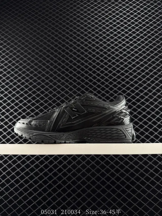 New Balance 1906R Noir Monochrome Chaussures Lifestyle 6