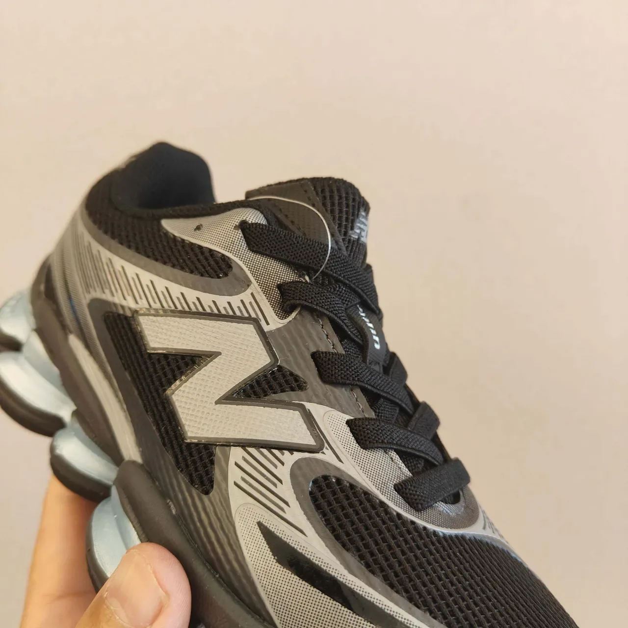 New Balance 2002R Noir Gris Translucide Pod Chaussures Lifestyle 11