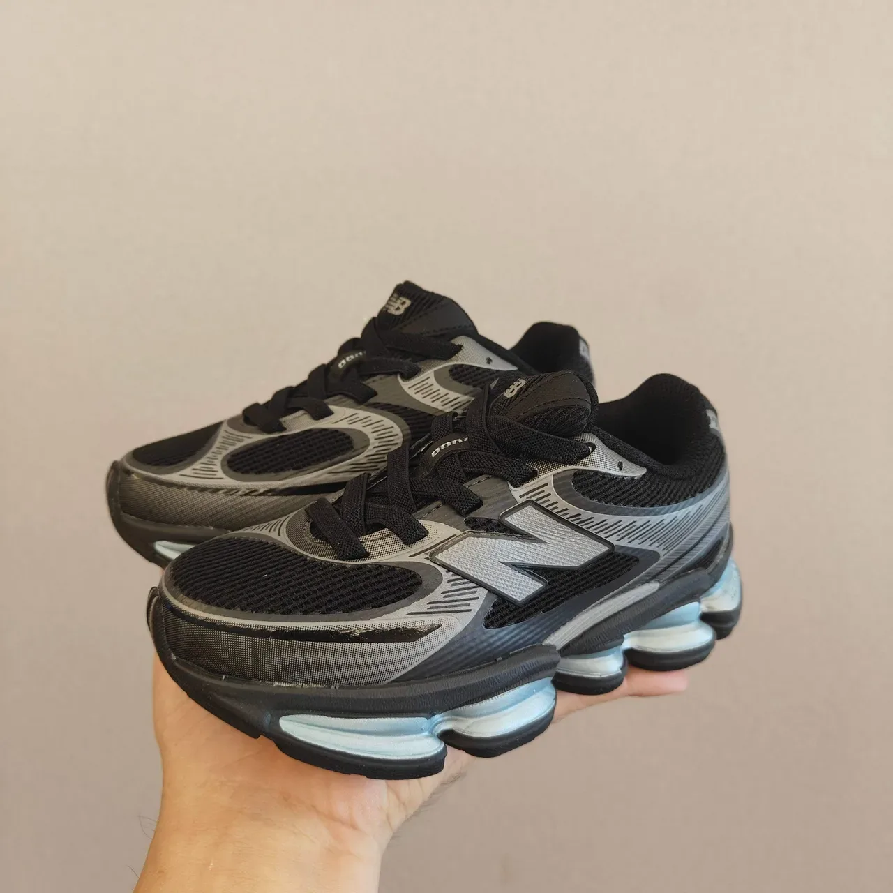 New Balance 2002R Noir Gris Translucide Pod Chaussures Lifestyle 12