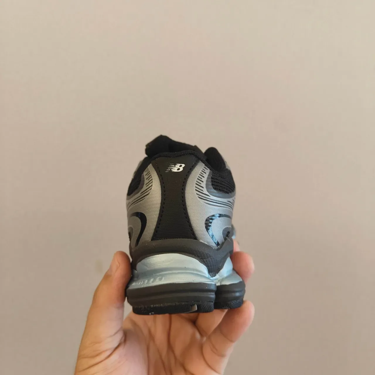 New Balance 2002R Noir Gris Translucide Pod Chaussures Lifestyle 16