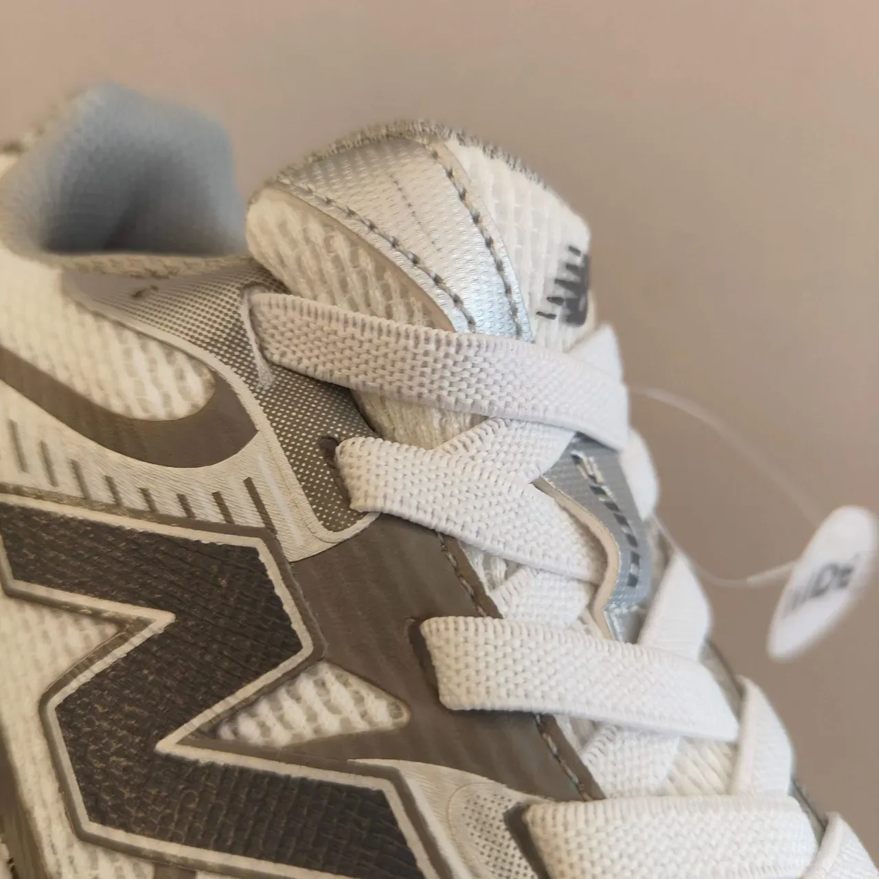 New Balance 2002R Noir Gris Translucide Pod Chaussures Lifestyle 17