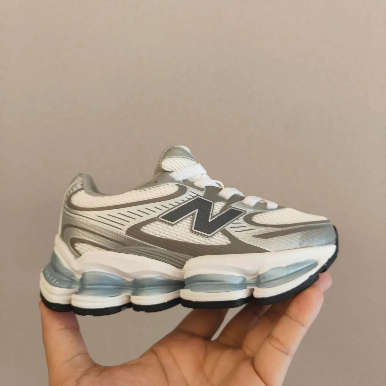 New Balance 2002R Noir Gris Translucide Pod Chaussures Lifestyle 19