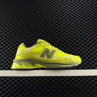 New Balance 2002R Neon Yellow GORE-TEX মোটা স্নিকার