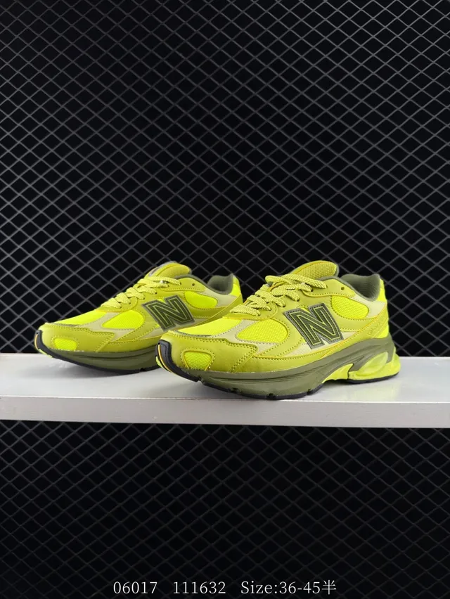 New Balance 2002R Neon Yellow GORE-TEX 厚底运动鞋 2
