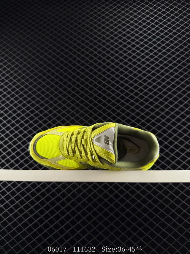 New Balance 2002R Neon Yellow GORE-TEX 厚底运动鞋 4