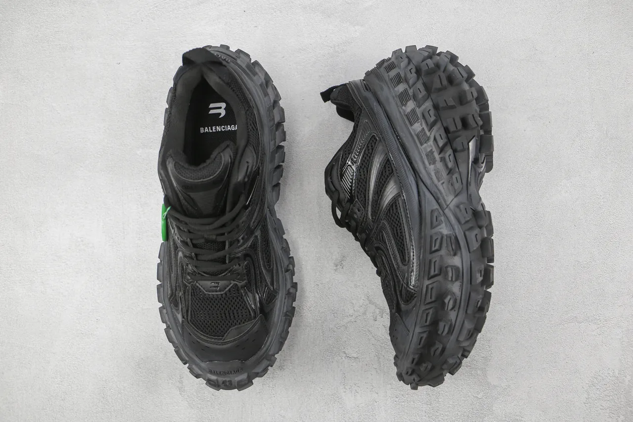 New Balance 9060 কালো চংকি স্নিকার 3