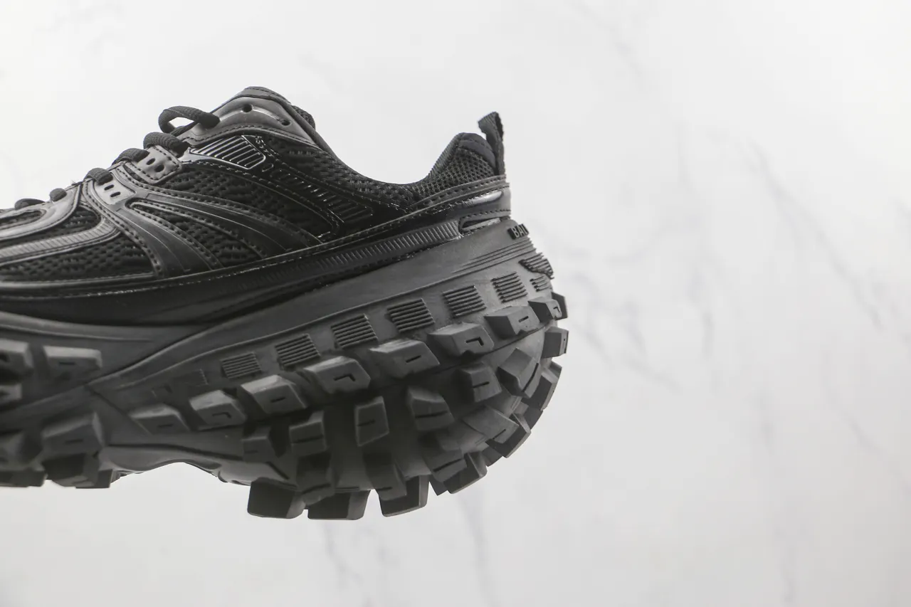 New Balance 9060 কালো চংকি স্নিকার 7