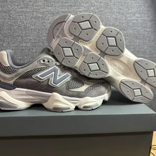 New Balance 9060 灰米色 厚底运动鞋