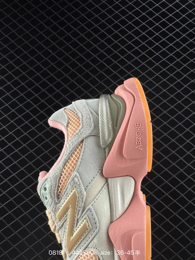 New Balance 9060 ग्रे पिंक मोटी सोल वाली स्नीकर 3