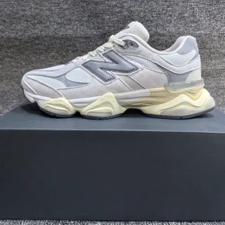New Balance 9060 Sneakers Chunky Gris Clair et Crème
