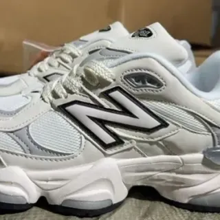 New Balance 9060 Off-White Gray চাঙ্কি স্নিকার্স