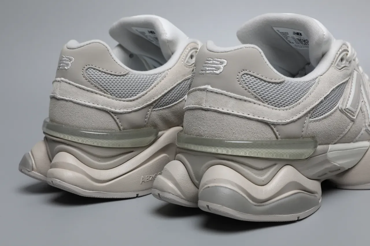 New Balance 9060 Off-White حذاء رياضي للأسلوب الحياة 2