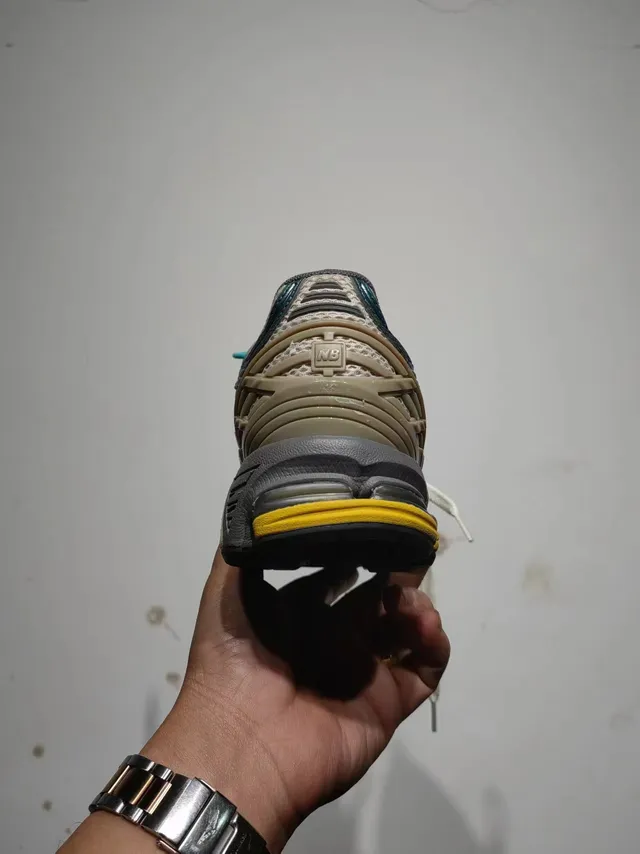 New Balance بيج أزرق شبكي-اصطناعي طبقات علوية أحذية جري 6