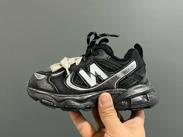 New Balance Black Gray Sole Layered Upper Chunky Sneakers 5