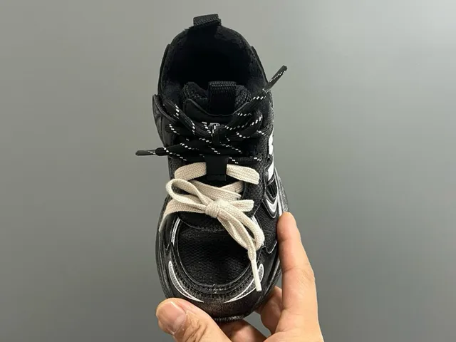 New Balance Black Gray Sole Layered Upper Chunky Sneakers 10