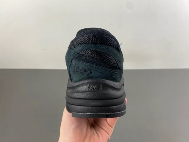 New Balance Black Sculpted Sole Suede And Mesh Upper Chunky Sneakers 4