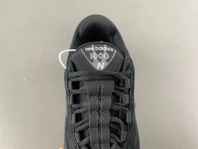 New Balance Black Sculpted Sole Suede And Mesh Upper Chunky Sneakers 6