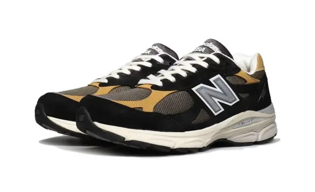 New Balance Tênis Lifestyle com upper de malha e couro preto e amarelo, sobreposições contrastantes de mostarda 5