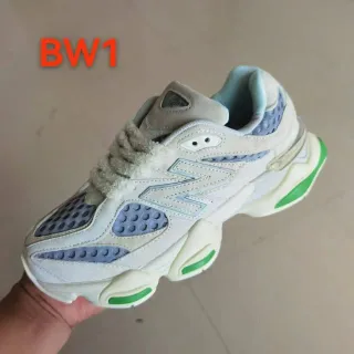 New Balance सादा नील सिलुयेट लेयरड सिंथेटिक/मेश उपर चांकी स्निकार्स