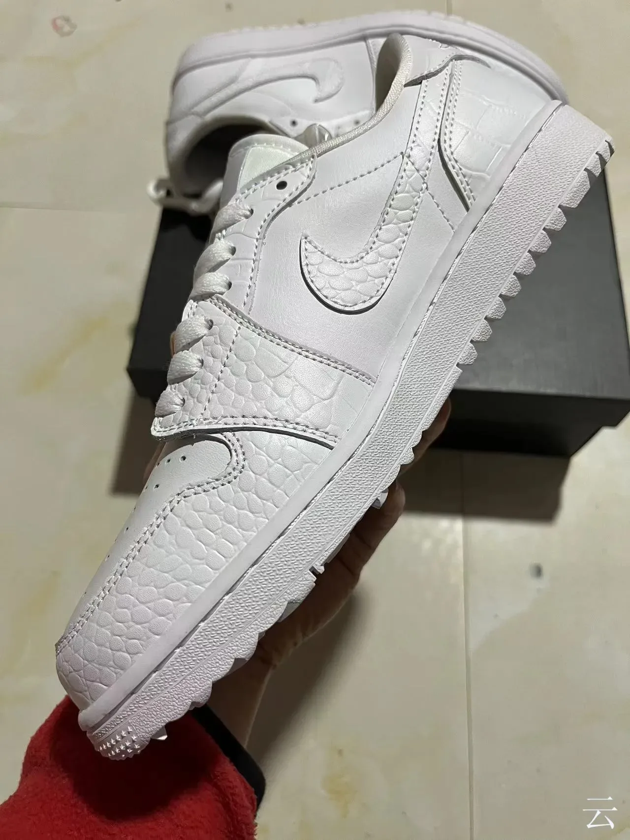 Nike Air Force 1 Zapatillas Lifestyle de Cuero Todo Blanco con Embossing Croc 4