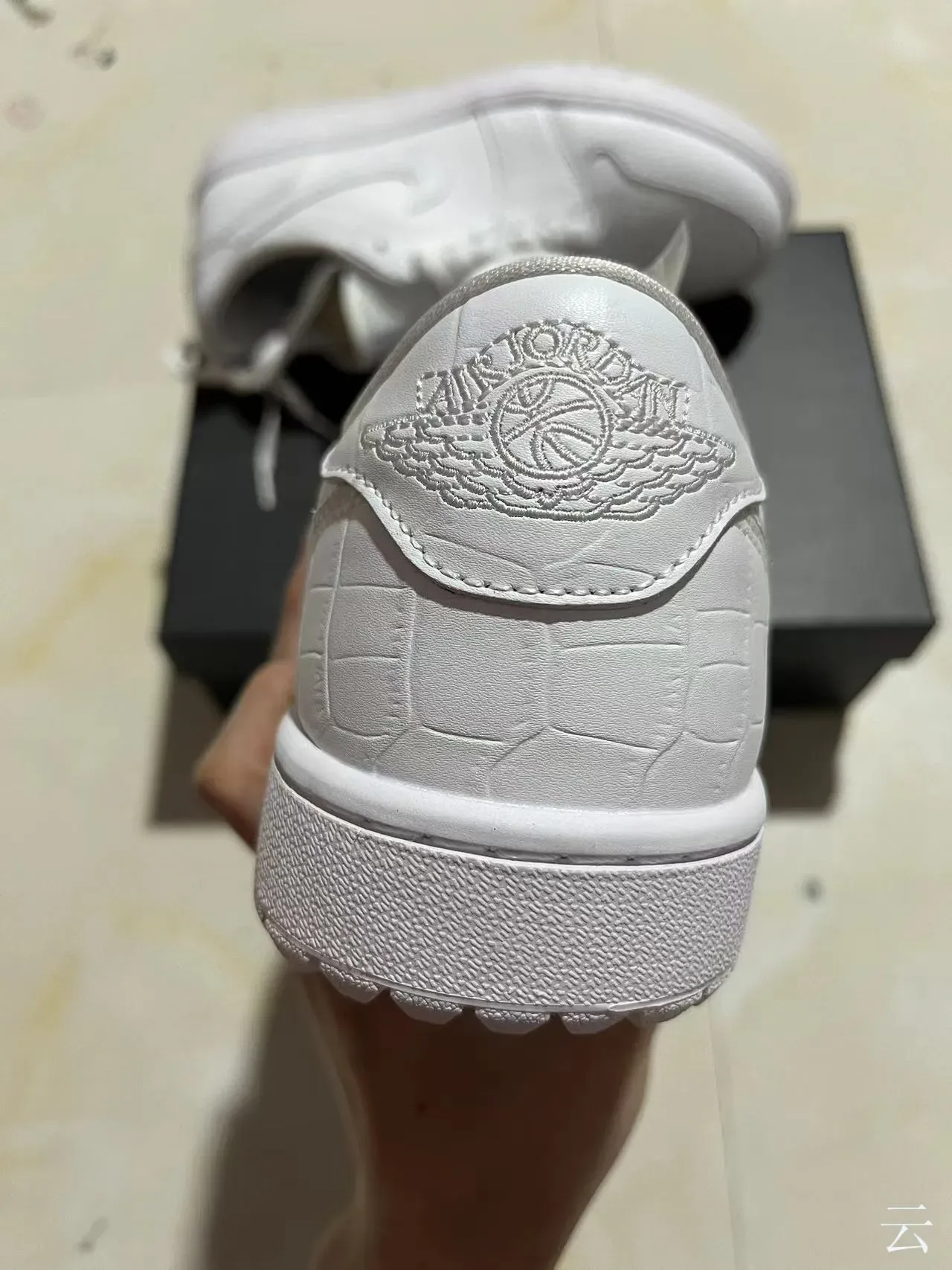 Nike Air Force 1 Zapatillas Lifestyle de Cuero Todo Blanco con Embossing Croc 8