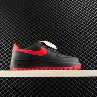 Nike Air Force 1 أسود أحمر منخفض القمة مثقوب أصبع رياضة أسلوب حياة