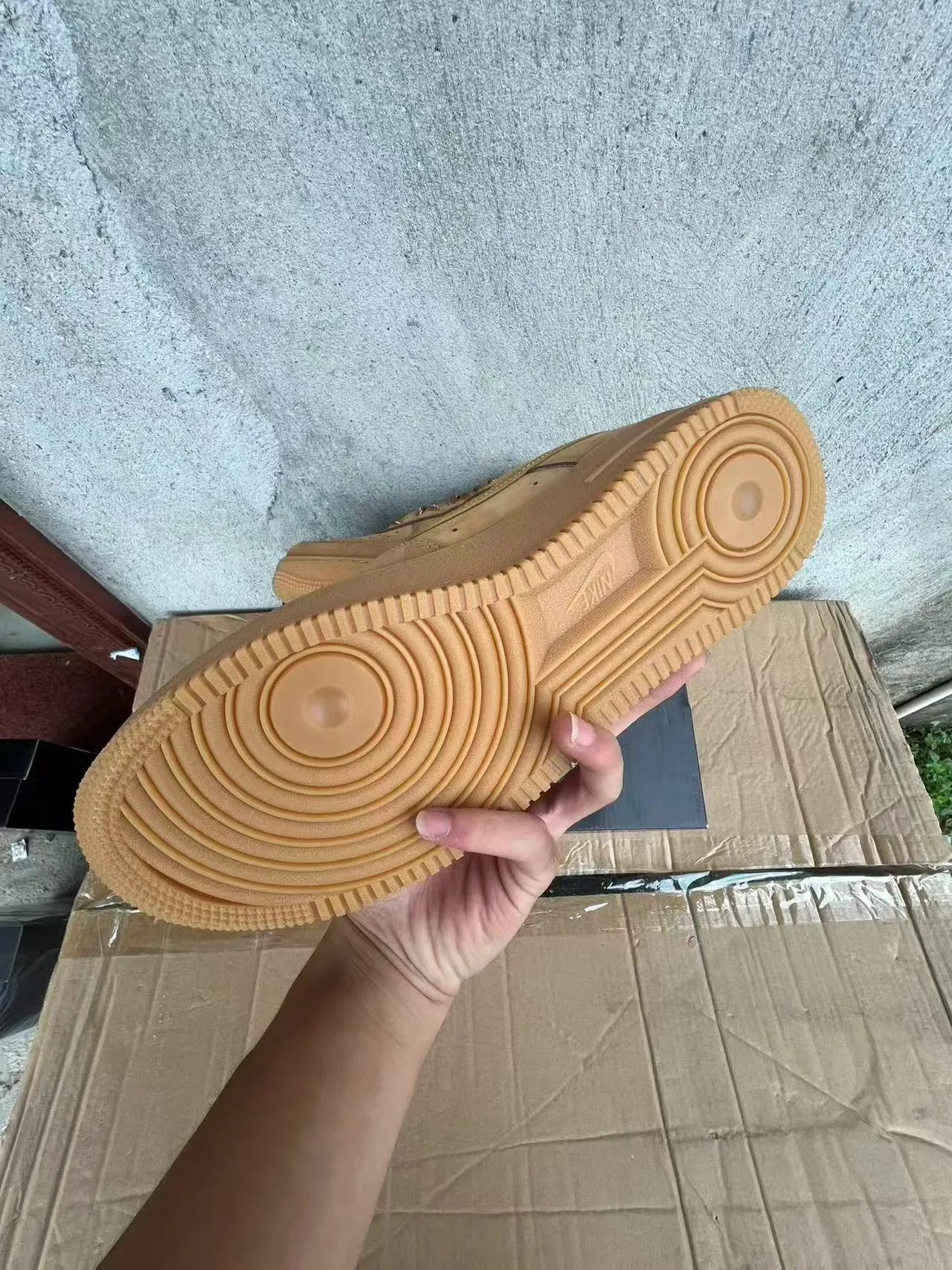 Chaussures lifestyle Nike Air Force 1 tan suède 5