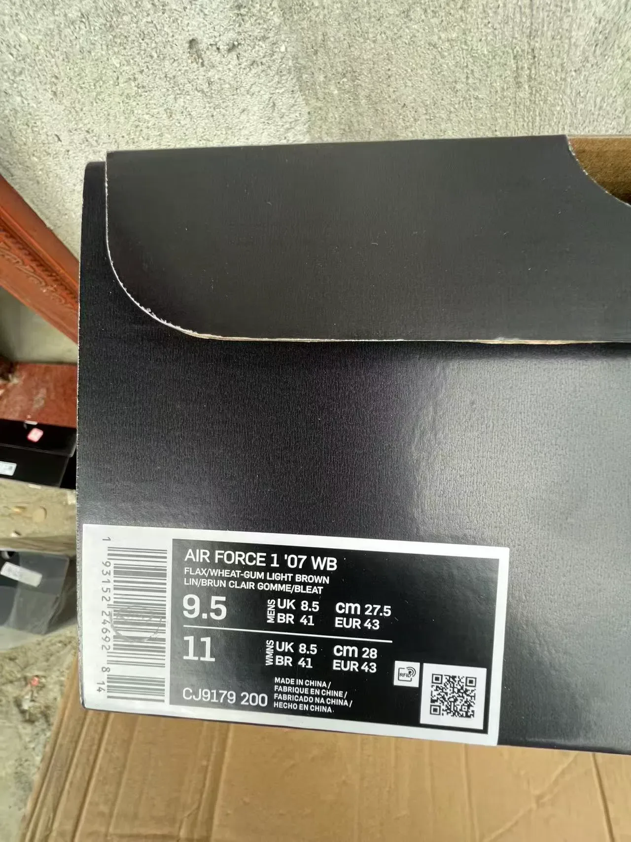 Chaussures lifestyle Nike Air Force 1 tan suède 9