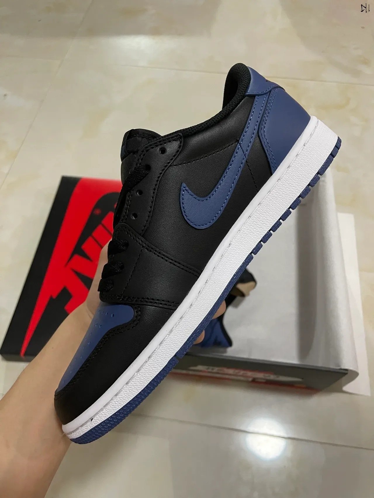 Nike Air Jordan 1 Low Noir Marine Lifestyle Sneakers 4