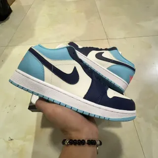Nike Air Jordan 1 Low bleu clair marine blanc sneakers lifestyle