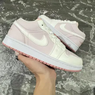 Nike Air Jordan 1 Low Chaussures lifestyle rose et blanc