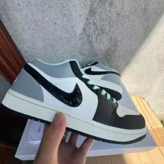Nike Air Jordan 1 White Gray Black Mint Green سينيكرز لايف ستايل