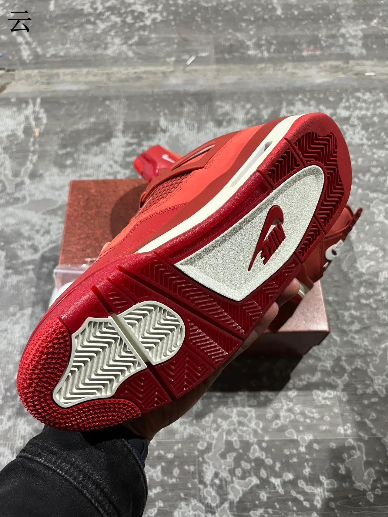 Nike Air Jordan 4 মনোক্রোম্যাটিক রেড বাস্কেটবল জুতো 9