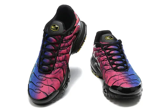 Nike Air Max Plus Gradient Purple Pink Black Lifestyle Sneakers 3