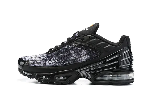 Nike Air Max Plus Tuned Black Blue Lifestyle Sneakers 14