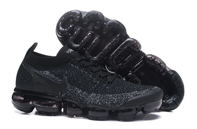 Nike Air VaporMax काली स्पेकल्ड निट रनिंग शूज 7