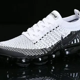 Nike Air VaporMax Flyknit Blanco y Negro Zapatillas Lifestyle