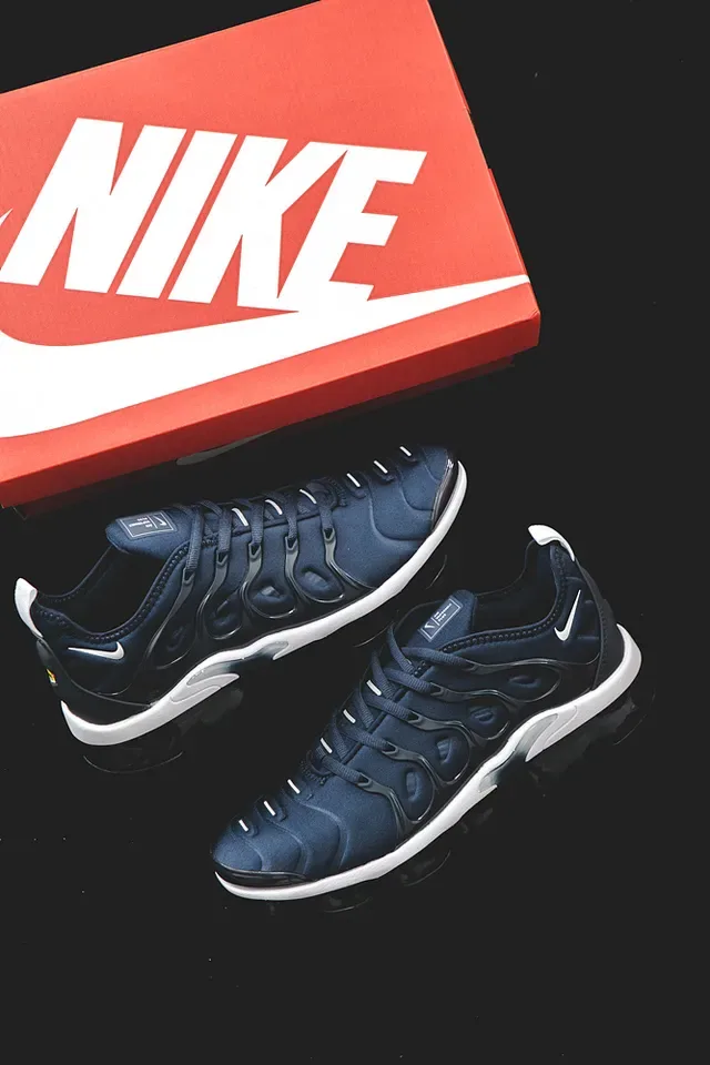 Nike Air VaporMax Plus Navy Lifestyle Sneakers 6