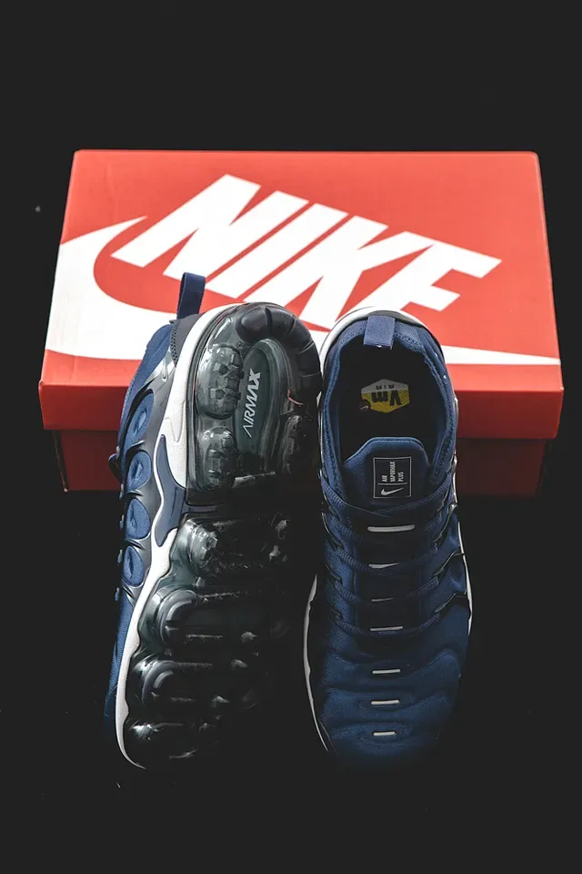 Nike Air VaporMax Plus Navy Lifestyle Sneakers 8