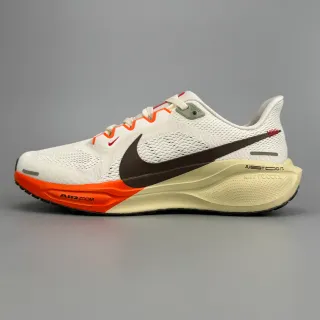 Nike Air Zoom Pegasus Tênis de corrida Bege Laranja Upper de malha engenheirada Unidade do antepé