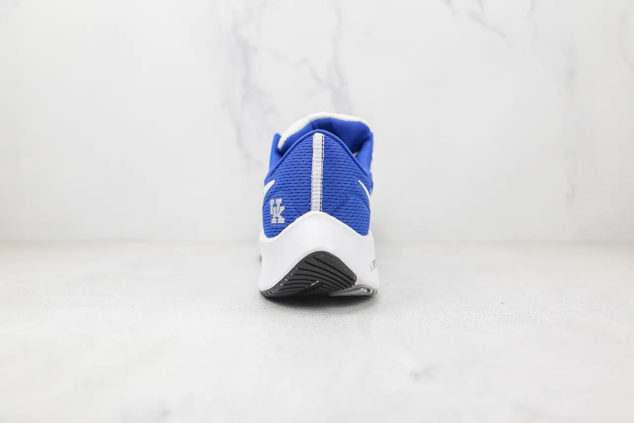 Nike Air Zoom Pegasus Kentucky Wildcats सफेद और नीला दौड़ने की जूते 9