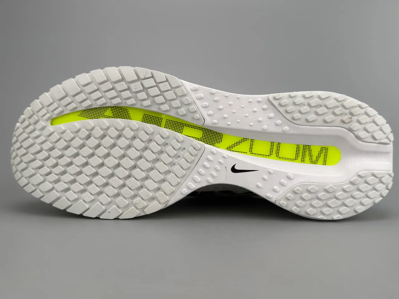 Nike Air Zoom Pegasus Blanc Jaune Matière maillée supérieur plein longueur visible unité chaussures de course 8