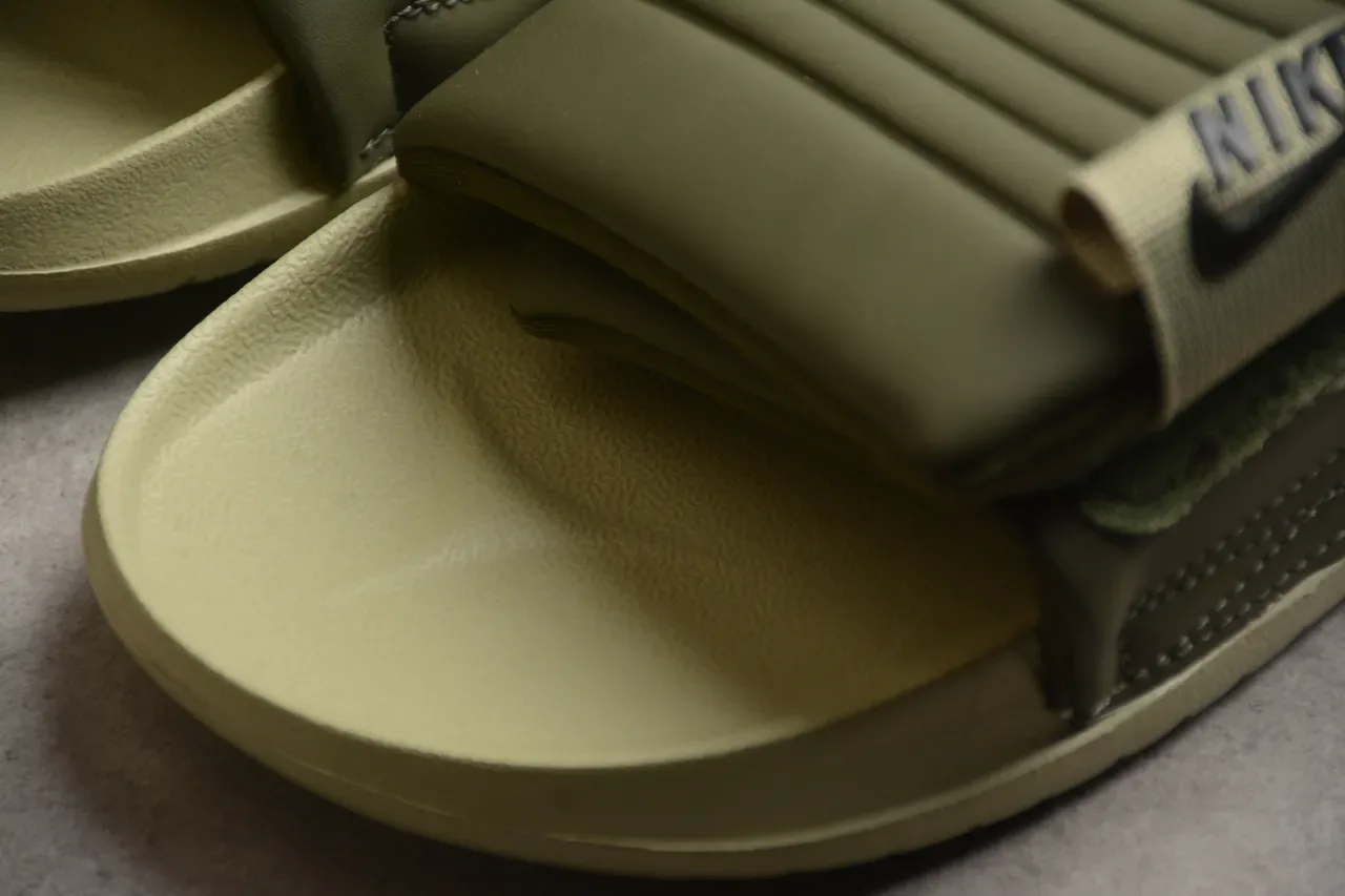Nike Army Green Beige 模压泡沫鞋底 宽织物带拖鞋 7